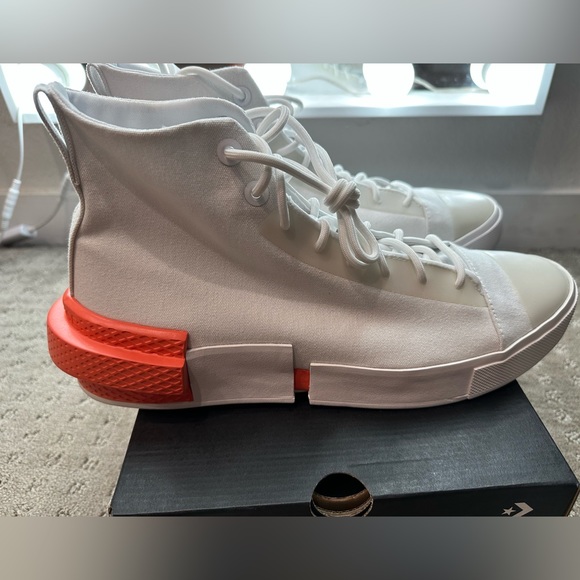 Converse high tops - new and never worn - Picture 6 of 11